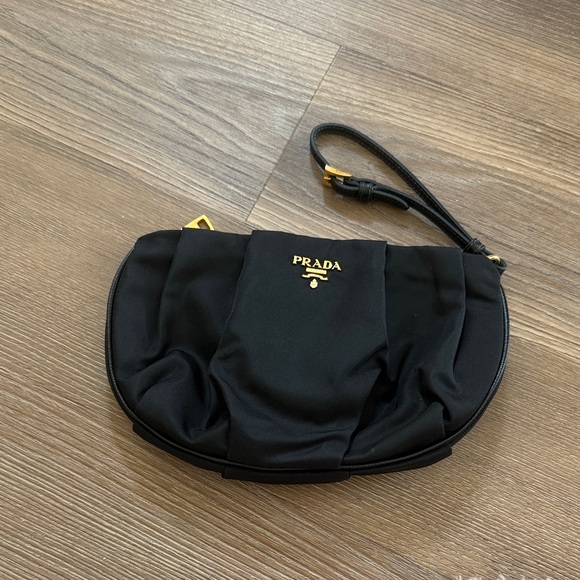 EUC prada nylon wristlet pouch in black - Picture 1 of 6